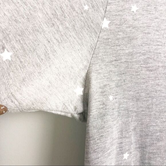 Z SUPPLY | Star Print Gray Short Sleeve V-neck Tee White Women’s Size Medium - Picture 7 of 11